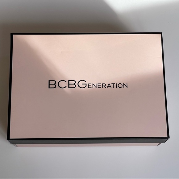 BCBGeneration Obie Sneaker size 9M - Picture 6 of 9